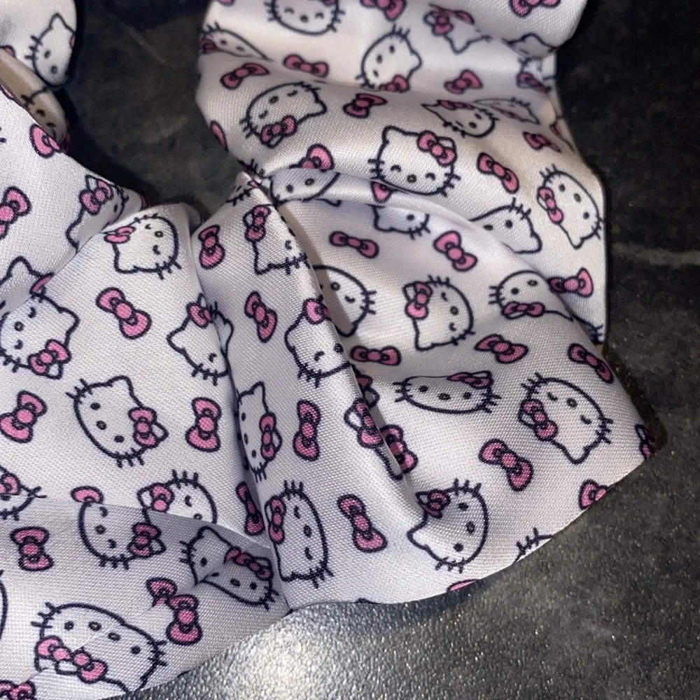 Large Hello Kitty Scrunchie